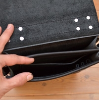 Лаконичный вертикальный черный портфель